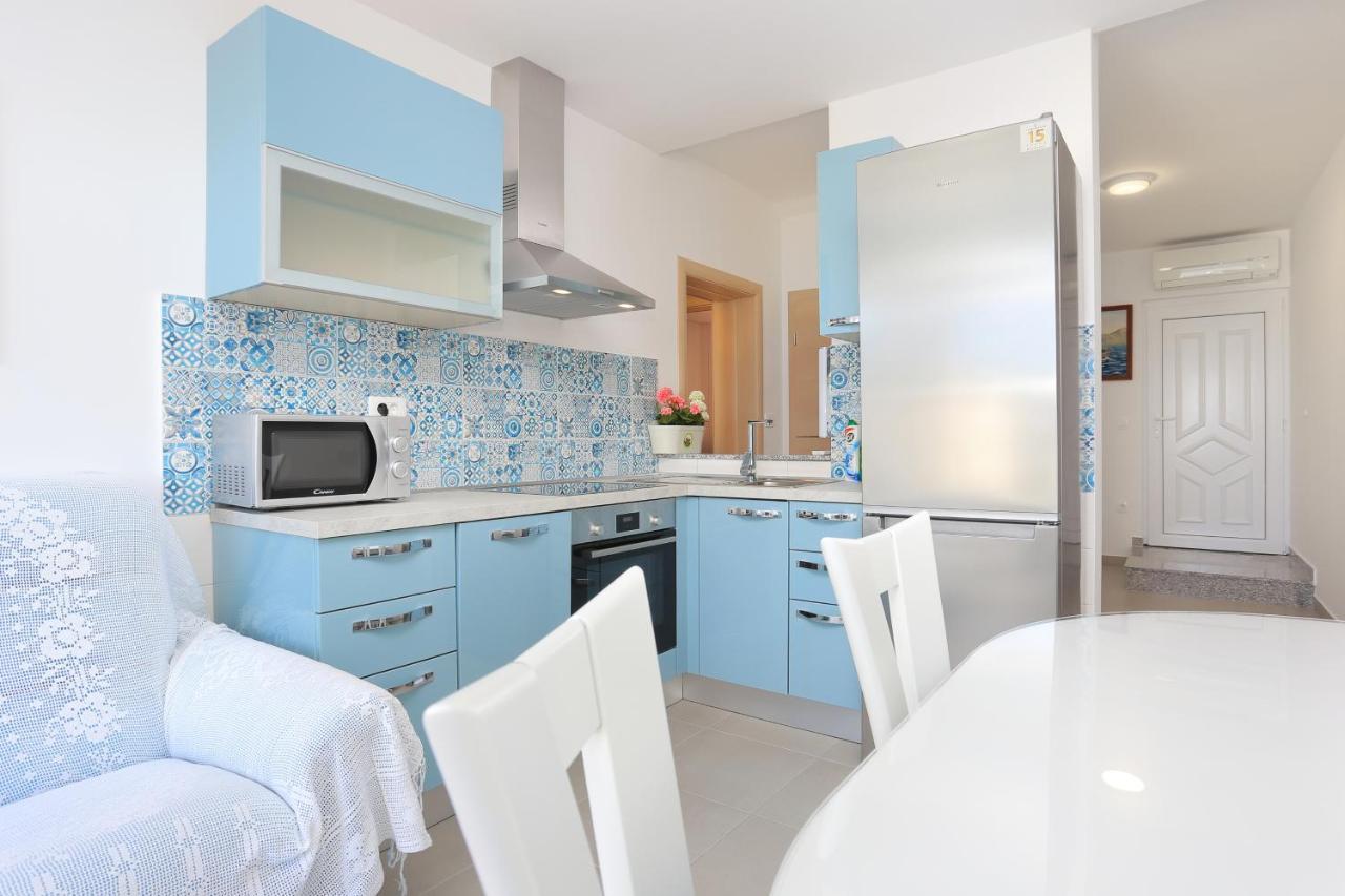 Apartment By The Sea Duce, Omis - 2737 Duce
